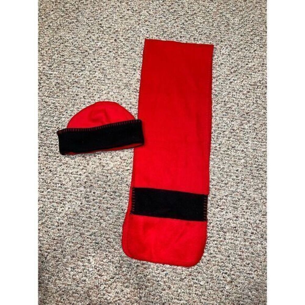 Women's red/black scarf‎ with matching hat fleece